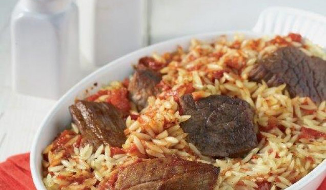 lamsvlees-en-orzo-arnaki-yiouvetsi-me-manec5a1tra