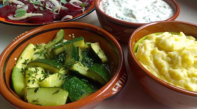 Courgette meze