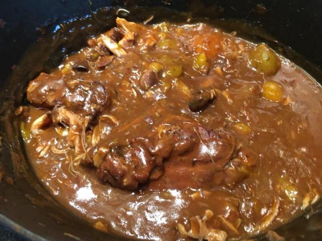 Konijn met pruimen en vijgen